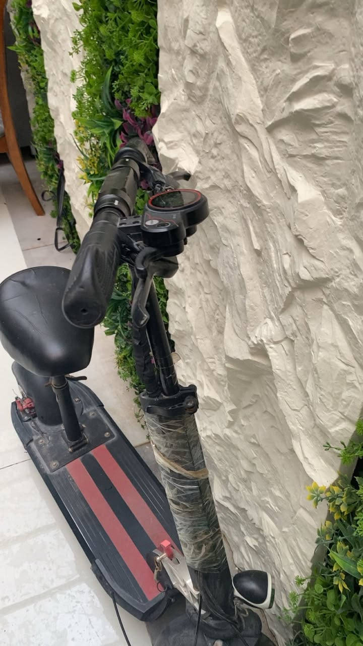 سكوتر الحجم الكبير  تركنا فترة  وبعد ما اشتغل السعر ١٥٠الف  مكاني  مجمع بدور بغداد


**إذا كنت صاحب هذا الإعلان وتريد حذفه لأي سبب، رجاءا أرسل رسالة إلى الدعم الفني**