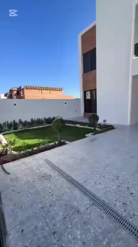 البيت النموذج في المربع الذهبي
بيت افقي بأفضل سعر متر في بغداد بـ1.700.000 IQD
اغتنم الفرصة زورونا في مقر شركة برج الريف الداوودي شارع التانكي 
فقط 3 دقائق من تقاطع العامرية ومحاذي لشارع الزيتون 
 3 بوابات رئيسية – مدخل سكني معزول ومدخل للضيوف
 مدرستين دولية (ابتدائية + ثانوية)
 مسجد –  مستوصف –  روضة أطفال
 مساحات خضراء ومائية
 مول تجاري بمساحة 4000 متر
📞 للاستفسار: ***********
