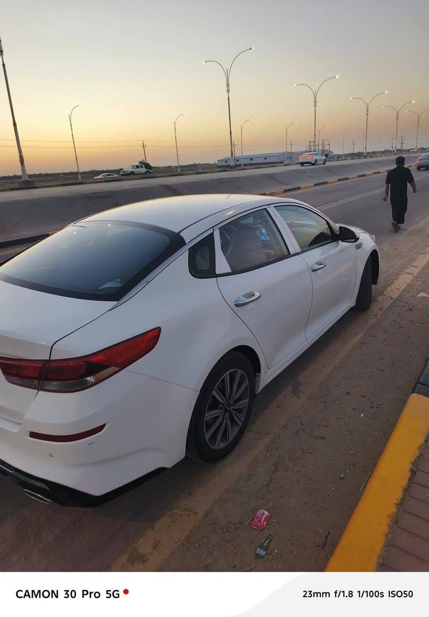 اوبتيما موديل 2019 خليجي
مكينه 2400 دوش
بيها جاملغ وبنيد
مكينه كير حداديه شرط
تبريد
تخم تاير
رقم ذي قار دولي بسمي
السعر 162
***********
