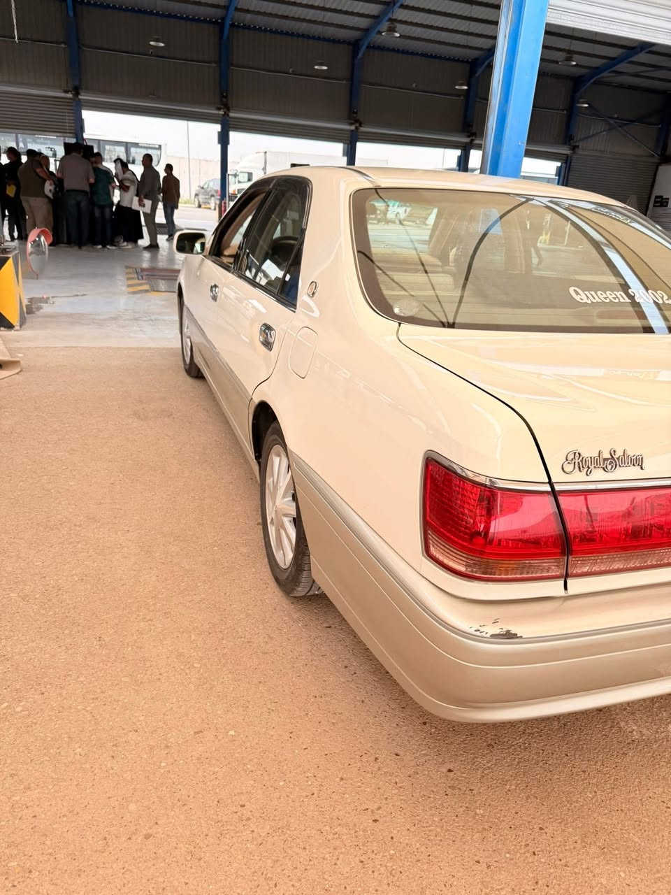 سلام عليكم 
2002 مكينه 2500
ماشي 55
باقي بس كمرك ما مدفوع قرار 102
سيره نضيف كلش مابيه كص 
***********
