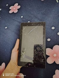 شاشات مكسورة • عدد ٢ • للبيع