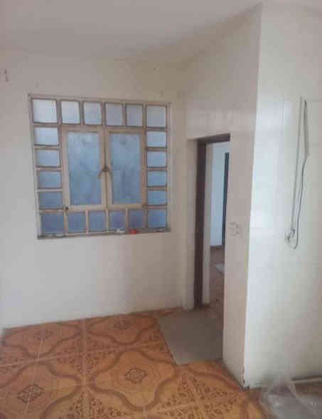 للرهن✅✅
بيت  50م  طابقين 
حي الجامعه قرب مطعم بولفارد يحتوي على غرفتين وصاله ومطبخ وصحيات 
سعر الرهن 25  💸 🤑
للتواصل : 
*********** 
‭0773 910 9484‬
