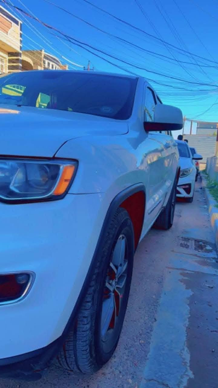 السلام عليكم جيب لاريدو البيع مديل 

2017🍥 رقم دولي بغداد 

🍥كلين تاتيل امريكي سونر مرفق

🍥بصمه+بصمه ابواب

🍥٣ شاشات

🍥تحكمات ستيرن

🍥دشبول ليزري

🌿كراسي كهرباء

🌿كراسي جلد

🌿تبريد بيانو

🌿دواخل صاج

🌿انضمة قيادة

مكان السياره بغداد📍 

للاتصال ***********  او ☎️
والسعر 240 وبيها مجال بسيط
