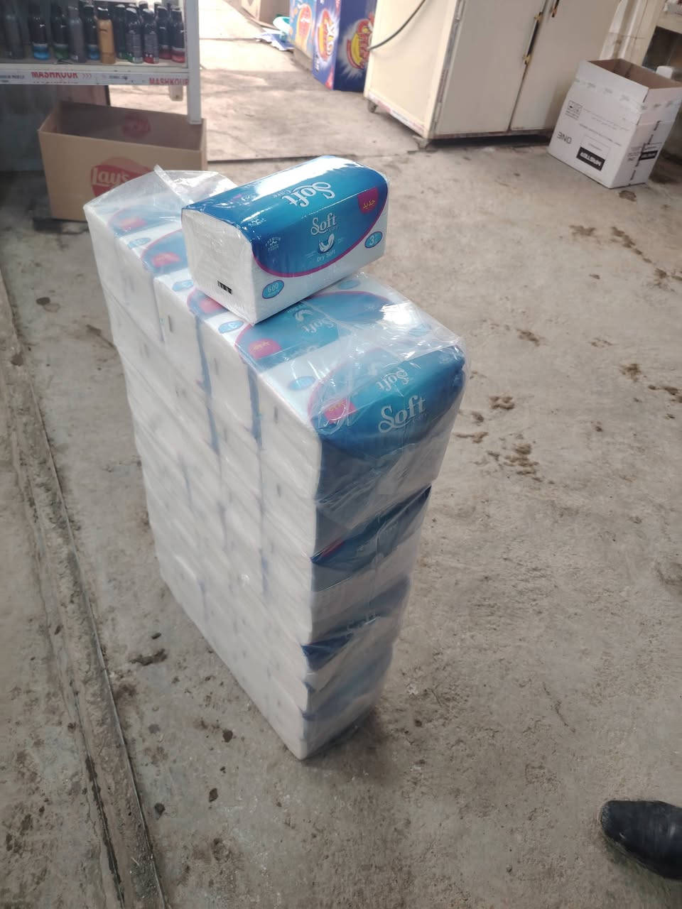 26 الف وتوصيل مجاني ✨الى  محافضه ديالى حصرا 🤩✨ كلينكس سوفت كير 600 سحبه عدد 40 علبه في الباله 👋 السعر 26 الف دينار عراقي فقط للطلب ارسل الرقم 🎊والعنوان يوصلك الباب بيتك او محلك يوجد خصم للمحلات والجملة ***********
