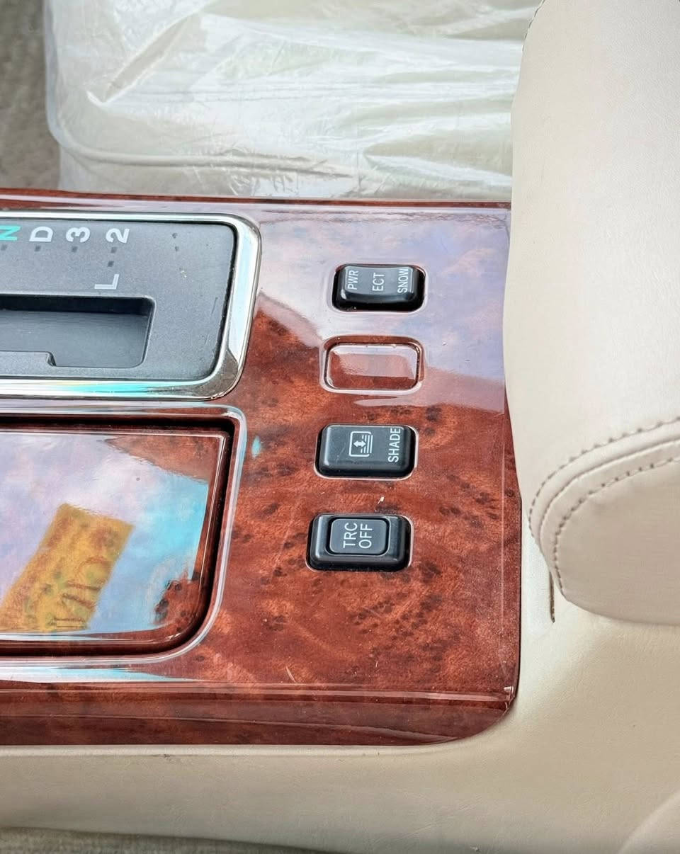 السلام عليكم سياره للبيع
كفاله من كص والضربه والعيب الشرعي قرار 48 شرط

 التحويل.

موديل 2002 .

3دكم.

تحوير الجوه نجف فوك امارات

كرستال اصل

شاصي 75

ديڤور الكبير

4 كشنات كهرباء

داخل جلد

مري شفط +هيتر +تحكم

تبريد ثلج
__________________________________________
الاتصال👇🏻👇🏻
***********
