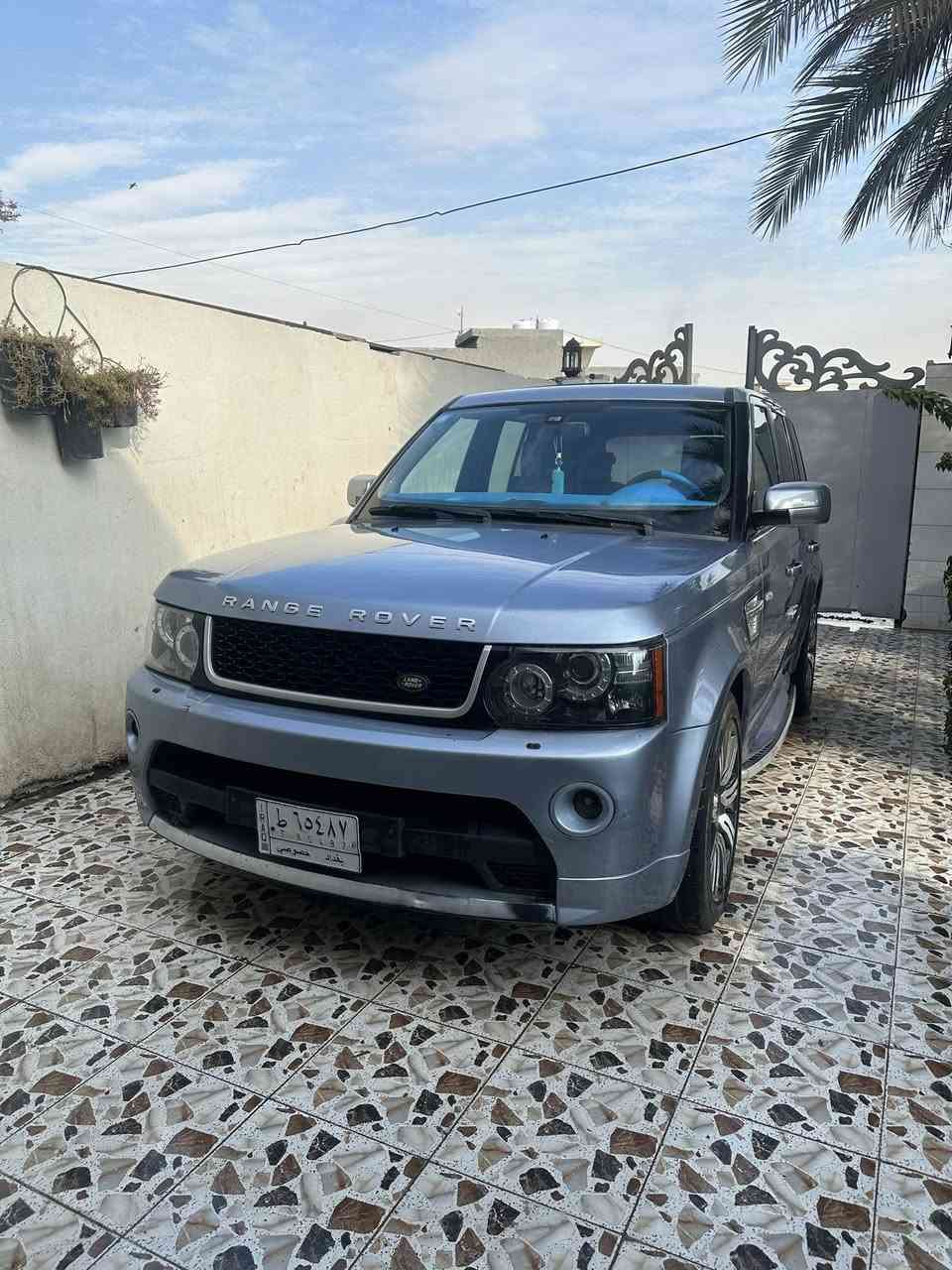 السلام عليكم
رانج 2010. خليجيه بيهة 3 قطع صبغ. 
مكينه 8 سلندر. عادي مرغوب.  
مكينه كير خير من الله.  
جوبلسات جدد شادهن. 
مكان بغداد. تراث. 
*********** 
السعر 117. وبيهة مجال.
