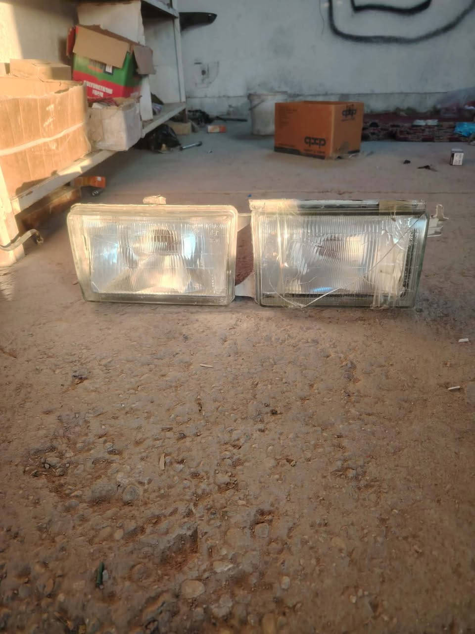 سلام عليكم البيع لوايت وباب سايق مكان ديوانيه عفك ***********
