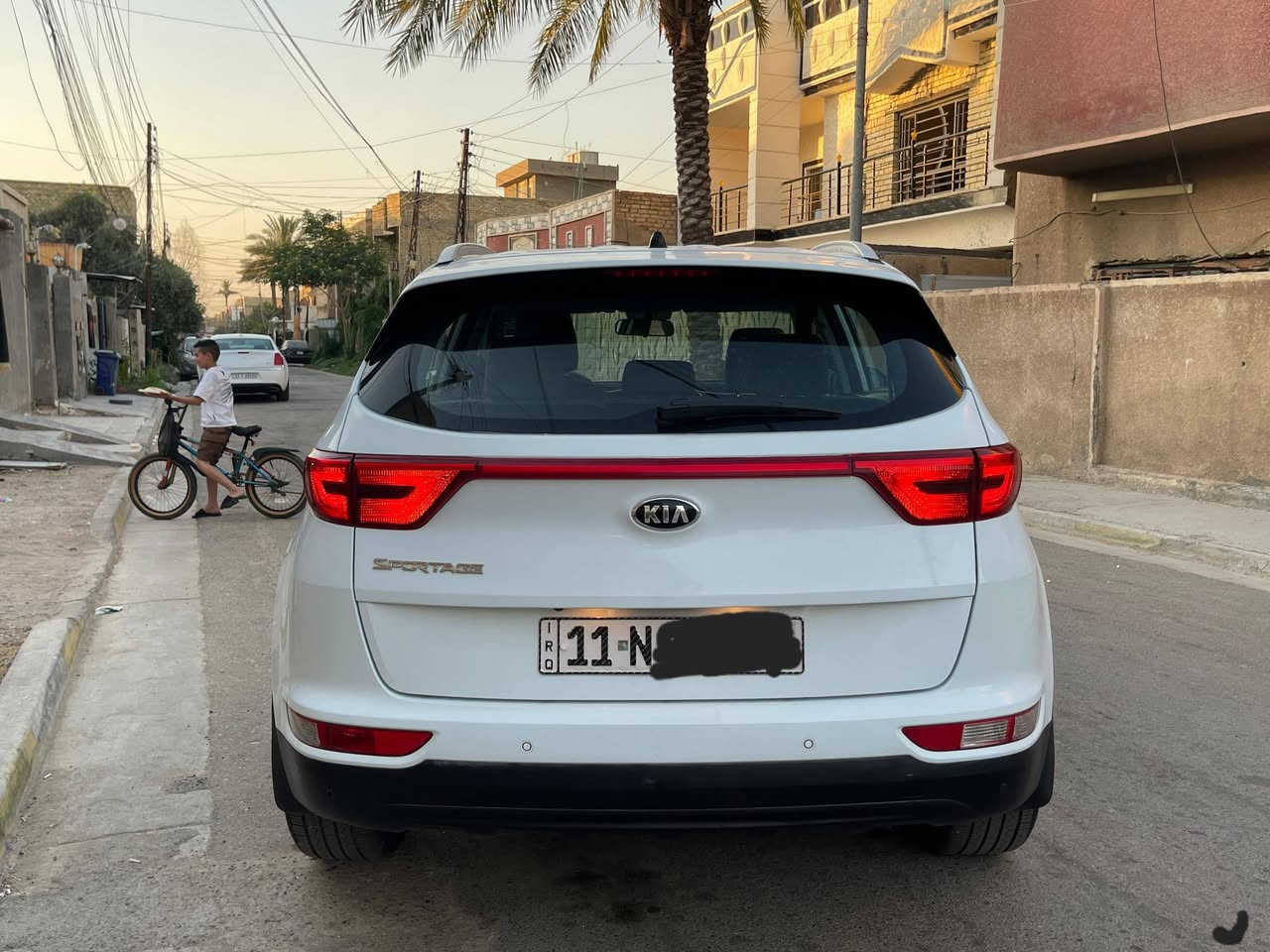 كية سبورتج خليجية موديل ٢٠١٧ رقم بغداد بسمي مكفولة من الدعامية للدعامية لا ضربة ولا صبغ ولا تبديل حت الدعاميات 

السعر ١٦٣ بيهة مجال مكاني بغداد ***********
ماشية 87 الف كيلو

محرك وكير بلاديات ع وضع الشركة برغي ممفتوح بيهن 
حجم المحرك 2000 دوش 
كير اوتماتيك مكفول 
تبريد قطعتين ثلج صدر جديد تخم تاير جديد 

3 انضمة قيادة
مري شفط 
شاشة كامرة حساسات خلفيه تحكم جهتين
