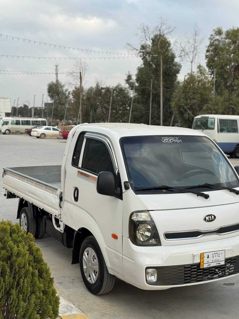 کیا ٣٠٠٠ براوەی دوبەی مۆدیل ٢٠١٣ گئرو مەکینەو ئەکسلوشانسی تەبریتو برئکی بەشەرت ٦ تایەی تازە مەکینە ڕەشی ئەنجئکتەر مەکینە مەرخوب کۆدی هەیە بەناوی خۆمەوەیە ***********
