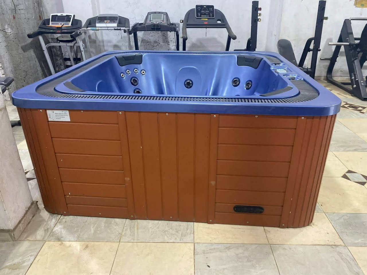 جاكوزي مستورد مقاس 220 * 220 وعمق 90 بحاله الجديد حرفيا لم يستخدم الا مرات معدوده يصلح للفيلات والجيم والاصباه والبيوتي سنتر
للتواصل ولمتابعه شغلنا 
شرفنا بلانضمام الي اكبر جروب واتساب للاجهزه الرياضيه كسر زيرو 
هتلاقي عليه كل حاجه تناسبك من بيع وشراء واستبدال وصيانه وقطع غيار اصليه 
ومتاح شحن لاي مكان في مصر وبره مصر 
https://chat.whatsapp.com/JYHBdwREyb2D9K85fHn1Kk?mode=gi_t

ودي بيدج الفيس بوك عليها الفيديهات والشغل بتاعنا كله

https://www.facebook.com/profile.php?id=100***********3&mibextid=LQQJ4d
