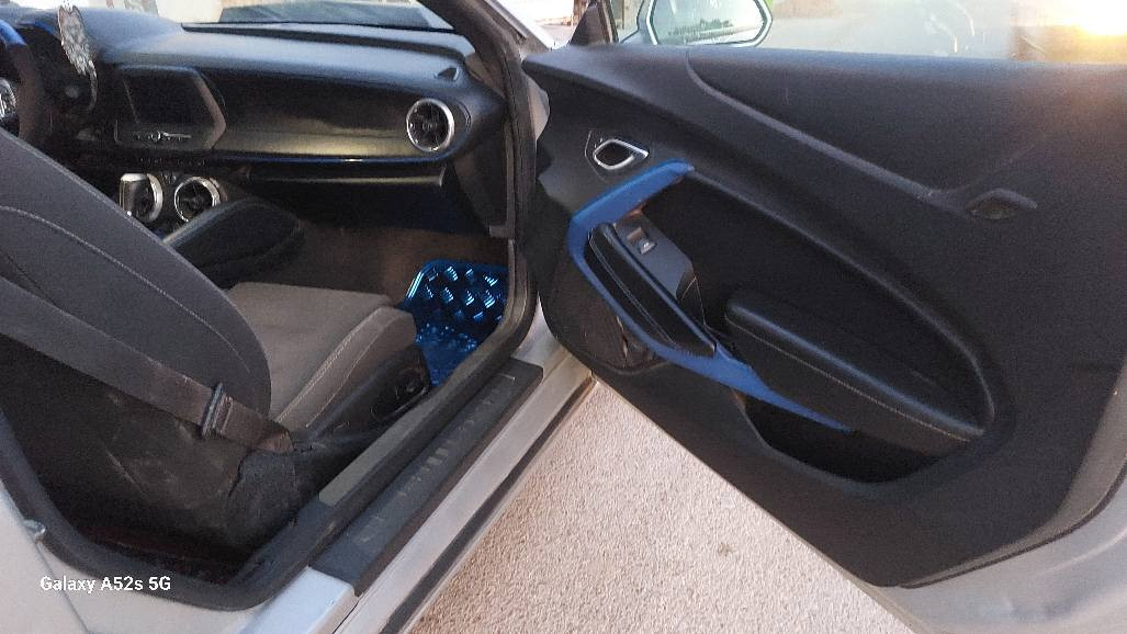 السلام عليكم كمارو 2018 فول مواصفات ما عدا الفتحه رقم بصره تحويل مباشر سنويه 2027 حادث جاملغ وبنيد لغد شواصي كفاله مكينه كير دواخل جديده 4 سلندر
السعر 103وبيها مجال  
مكان السياره كوت المركز 
للاستفسار 
***********
*********** دهل اوران, واسط
