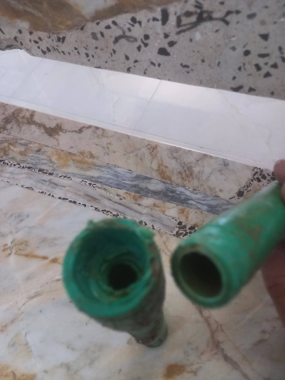 كشف تسريب الماء في المنازل
باداره علي عاشور 
رقم الهاتف ***********
العنوان ديالى المقدادية
