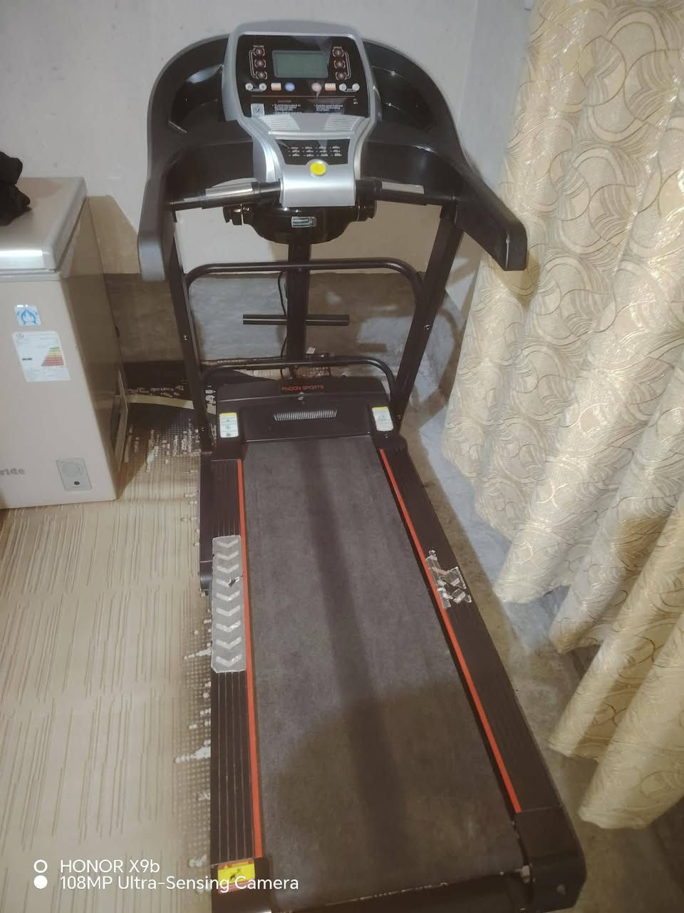 جهاز الجري أو الركض مستخدم شي قليل للبيع للاستفسار الاتصال ***********
