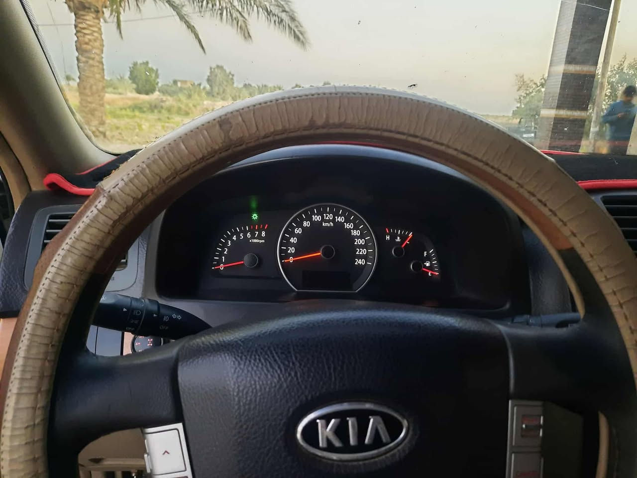 سلام عليكم مهافي للبيع ٢٠١٢خليجي فول عدا لبصمة فتحه فور ويل تحكم ستيرن جيهتين تبريد ثلج كير ومحرك شرط رقم قادسيه بسمي ملاحضه السيارة مكلوبه عل بنيد ولتكم لكدام فقط السعر ١١٢وبيها مجال مكان السيارة الديوانيه غماس التصال علا رقم ***********
