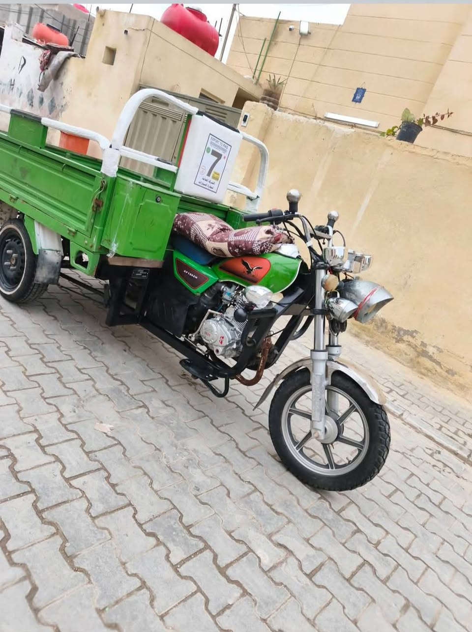سلام عليكم ستوته للبيع موديل 21 أوراق اصولي ماناقصه اي شي الستوته ناعمه وحلوه سعره 1600 وبيه مجال قليل مكاني كربلاء طوريج شط الله ***********
