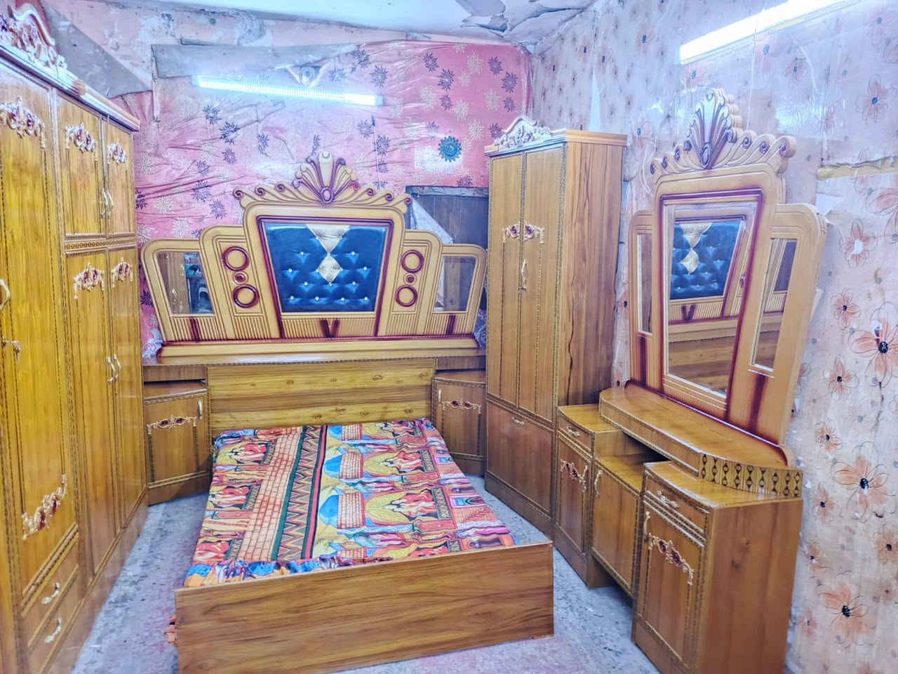 غرفه غير مستعمل نهائيا السعر750 بيه مجال بغداد الشعله مابيع توصيل مال بيت ***********
