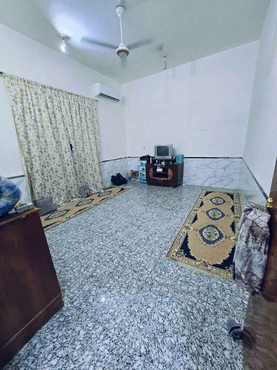 بيت للبيع زراعي.. 🏡🏠
شارع تبليط قريب للطابو... 📣 
الموقع: خنيطله 🌐
التفاصيل..  طابوگ كونكريت سراميك بناء حديث.. 
غرفتين صاله وهول  مطبخ ديوانيه صحيات داخليه خارجيه 
.. 
المساحه: 300م.. 
الموقع: مميز شارع تبليط قريب ع الشارع العام 
السعر خاص او *********** سعر مناسب  

نستقبل كافة العروض طابو زراعي 📢📣
الله يرزق ويوفق الجميع..
