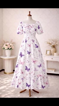 ما يتوصف جمال هذا الفستان 🌸  فستان ناعم يجنن بطبعة الفراشات 🦋🤍 فري ساي...