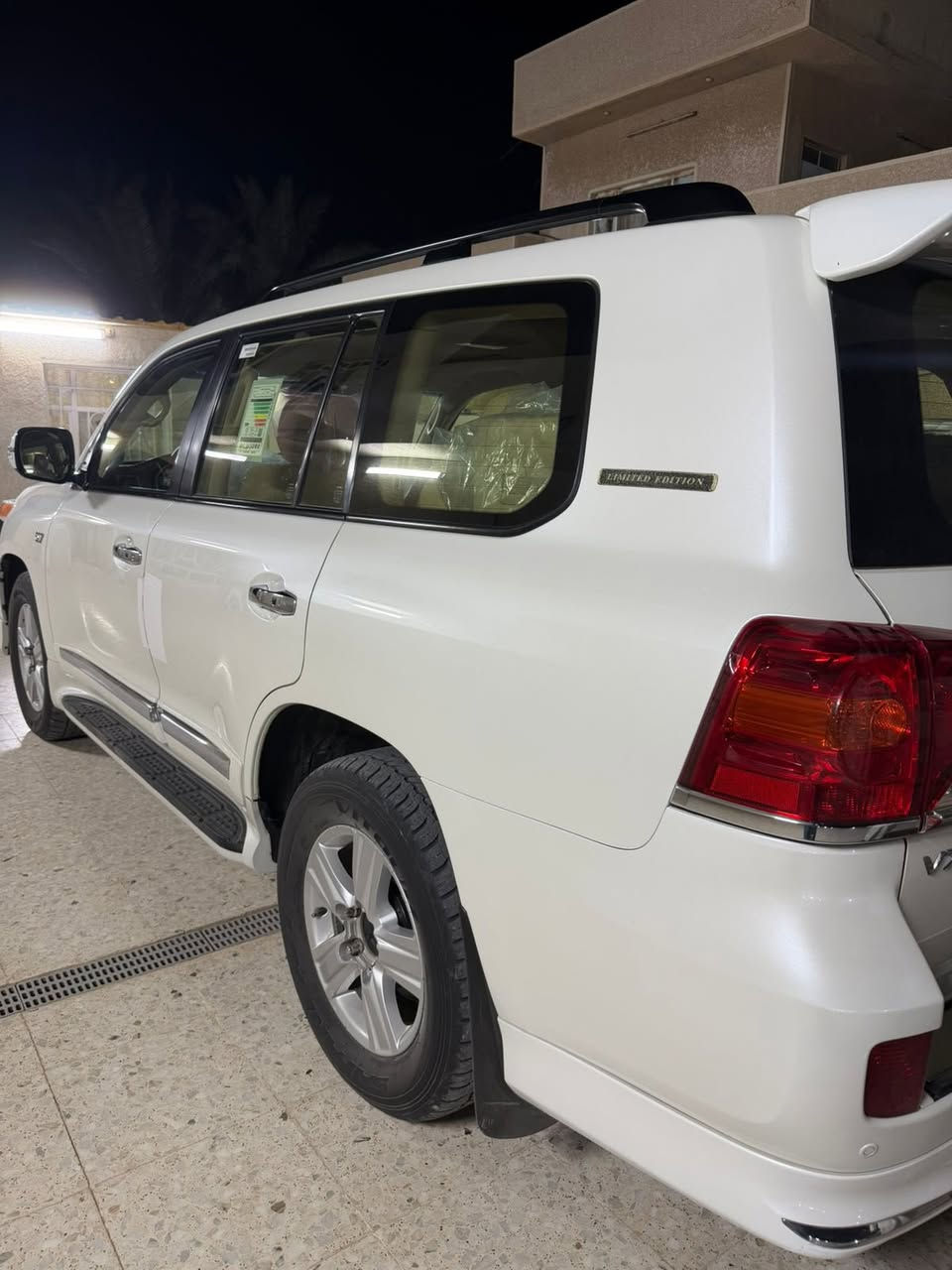 لاندكروز موديل14  مواصفات vxr اعلى فىه  محرك 8 سلندر5.700  .
..كشنات  كهربايي خزان و تيريد ميمموري  

كشنات خلفي ملكي .. 

راداىات جوانب

. صندوق شفط 

.. ستيرن كهرباي

.سبير مانازل

 ...12 ارباك 

رادارات.

. كاميرات 360 دةرجة 

.. دفلوك للطرقات صعبه.. 

 سيارة كلش حلوة و نضيفه.. ماشيه

90الف كلش حلوا سياره 

مكانها بغداد راشديه سعرها 415وبيها مجال بسيط 

***********
