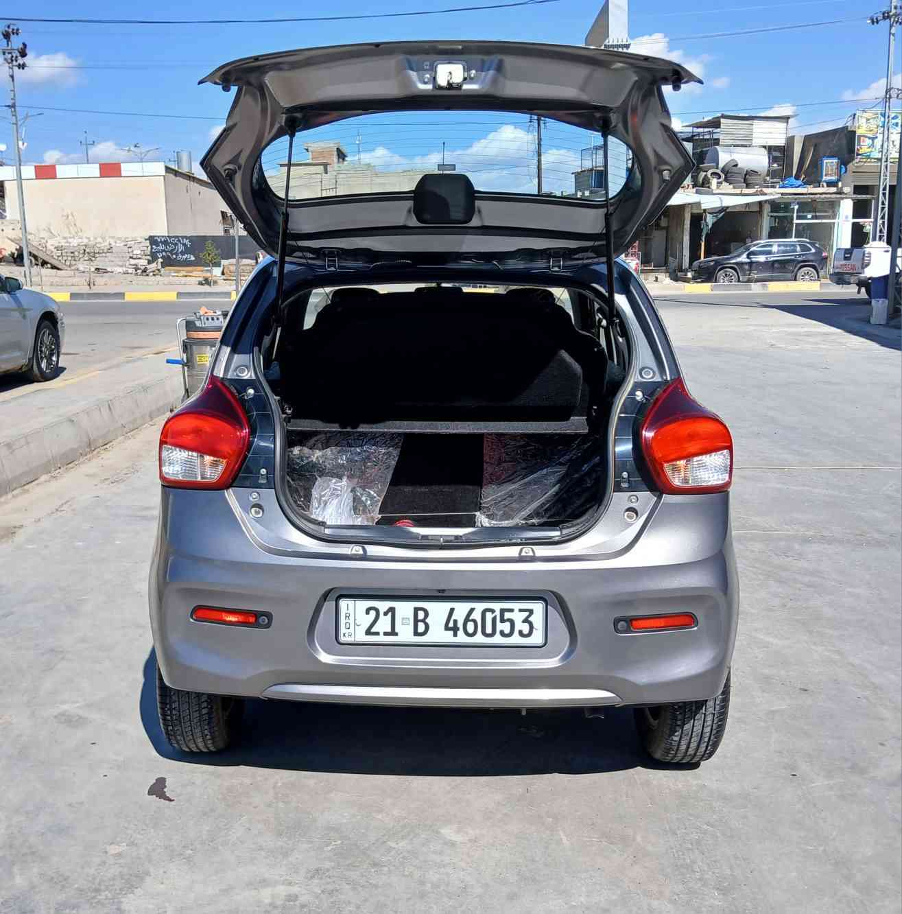 -سعر السيارة((93))ورقة فقط.
<< شركة سازوكي >> SUZUKI // ياباني شكل جديد.
- أتصال علرقم//***********
-موديل السيارة ((2023)). -السيارة سحب شركة علزيرو بعدها بدون صبغ شرط ومرقم جديد سليمانية دولي وزنكنة وهزة وبراد وفحص كلها جديد شرط التحويل وحرة حتى سيارة ماتحتاجها بتحويل فقط تاخذ سنوية لمديرية مرور سليمانية. 
-السيارة ماشية (( ٣٠ ))ثلاثون الف كيلومتر فقط بعدها علزيرو...سيارة فول مواصفات خليجي...غراض بلاد شركته بيه.
-مكان سيارة كركوك. كركوك, العراق
