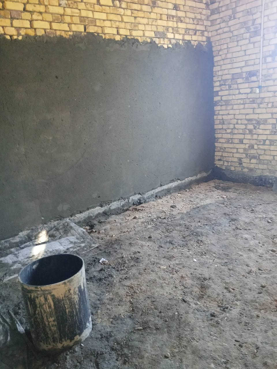 سلام عليكم خلفه لبخ جص و اسود سمنت جراره
امتر 4 لاف السقل ناعم 5 لاف بورك 2ونص صبق 2الفين تشميع خارجي 2 الفين
*********** وتساب
