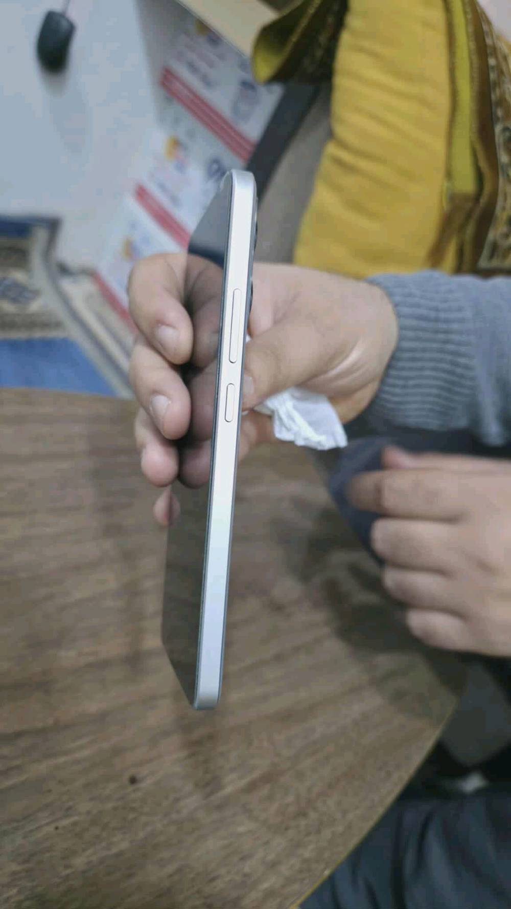 poco x6 pro
ذاكرة 512
عشوائي 24
معالج دايمن ستي 8300الترا
كامرة 64 تدعم التثبيت البصري
ملحقات كاملة 
كارتون +شاحنة 67w+كفر