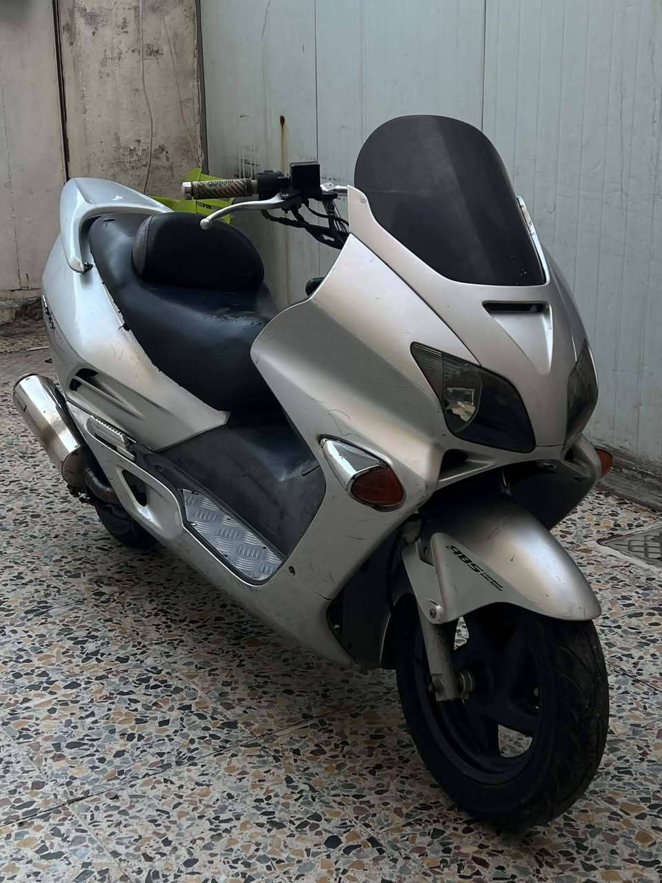 فورزا سويج صفر سته البيع السعر ٦٥٠ الف مكان بغداد مدينه الصدر
***********
