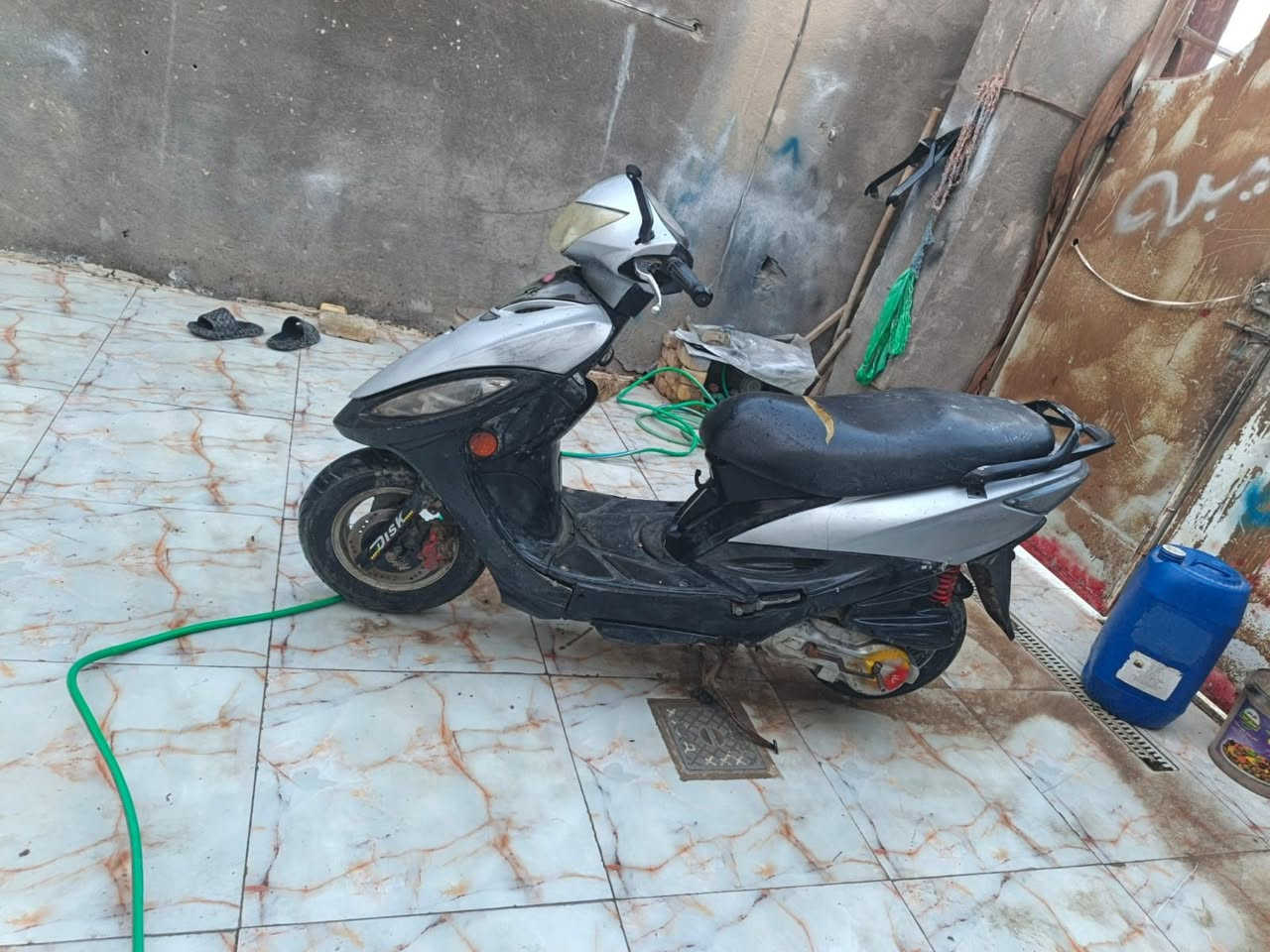 جي فور للبيع ما مفتوحه شرط الفحص مكينه خرسه ما تنسمع تشتغل سلف وهندر كهربائيات شغالة ب٣٥٠ وبيه مجال مكان فضليه


**إذا كنت صاحب هذا الإعلان وتريد حذفه لأي سبب، رجاءا أرسل رسالة إلى الدعم الفني**