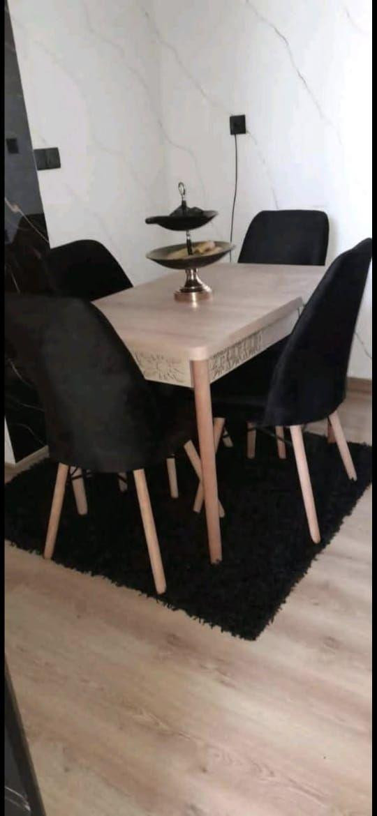 🔥 لأصحاب التاويل والأناقة 😌
👌 *الكمية محدودة*
Mdf 18
Sghira 4 krassa 100/70 *

Kbira 6 chaises 140/80 🔥

Tissu antitache و
 توصيل مجاني 😉🚀
🚚توصيل حتا لباب الدار قلب عاد خلص📨

👌 *ضمان الجودة* 100% *صور حقيقة للمنتج*

📸 شوفو المنتج بعينيكم قبل ما تشريو!
🚀 *احجز الآن* و استفد من التوصيل السريع!
⏰ العرض صالح لطيلة الشھر 😱😱😱
✨للطلب تواصل معنا في الخاص سيدي بوعثمان, الرحامنة


**إذا كنت صاحب هذا الإعلان وتريد حذفه لأي سبب، رجاءا أرسل رسالة إلى الدعم الفني**