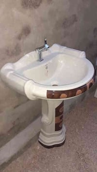 مغسلة جديدة • مع خلاط • حي ميسان