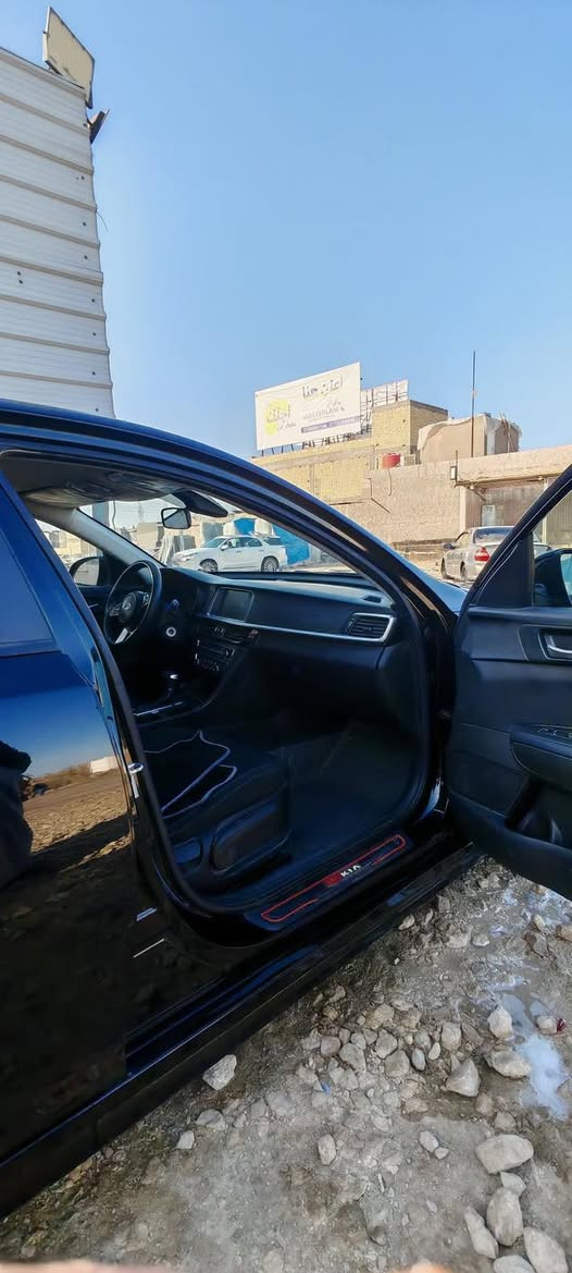 اوبتيما 2020 وارد أمريكي
باقي 7 أشهر وصير حره
حادثها جاملغ او بنيد مبدللات
 ماشيه 60 الف
صور الحادث والسونار وي الصور بالمنشور
(( السعر 130)) وبيها مجال للشراي
 مكان السياره بالسماوه رقم الموبايل
***********  ***********
