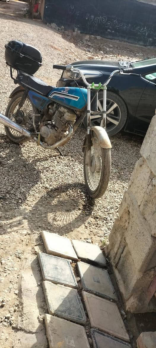 سلام عليكم دراجه للبيع تايكر
سعر 150 مكان ديالى بعقوبة 
استفسار ***********
