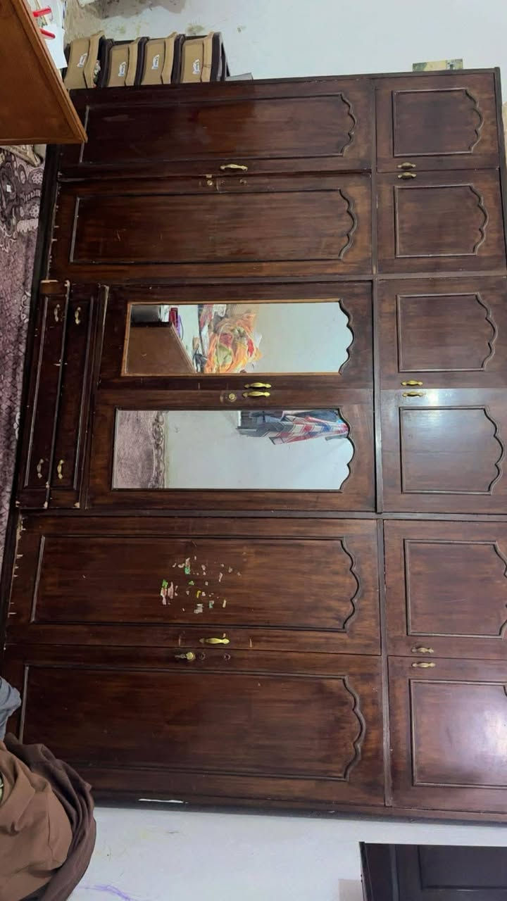 كنتور 6 باب ابو المريا 200 
التخت صاج عراقي 100 
جزامة 40 
ميز بلازما 45 
تخم 85 
سرير طفل 40 
عنواني زعفرانية يمي توصيل بكروة


**إذا كنت صاحب هذا الإعلان وتريد حذفه لأي سبب، رجاءا أرسل رسالة إلى الدعم الفني**