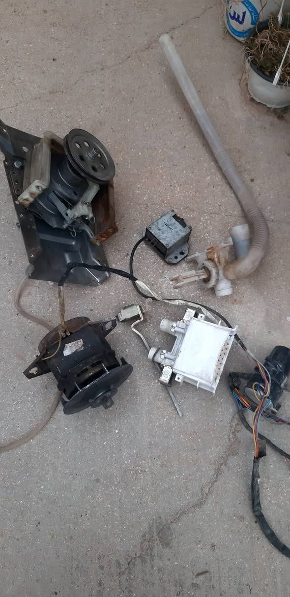 السلام عليكم
موطور غسالة اتوماتيك مع ملحقاته شغال ونضيف على الفحص نوع الغساله شونك  السعر ٧٥٠٠٠الف  تواصل خاص


**إذا كنت صاحب هذا الإعلان وتريد حذفه لأي سبب، رجاءا أرسل رسالة إلى الدعم الفني**