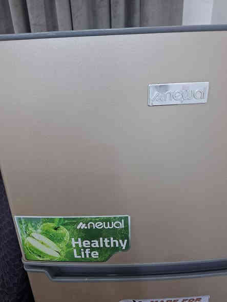 ثلاجه جديده قبل شهرين اخذته
للبيع السعر 250 التصال وتساب ***********
