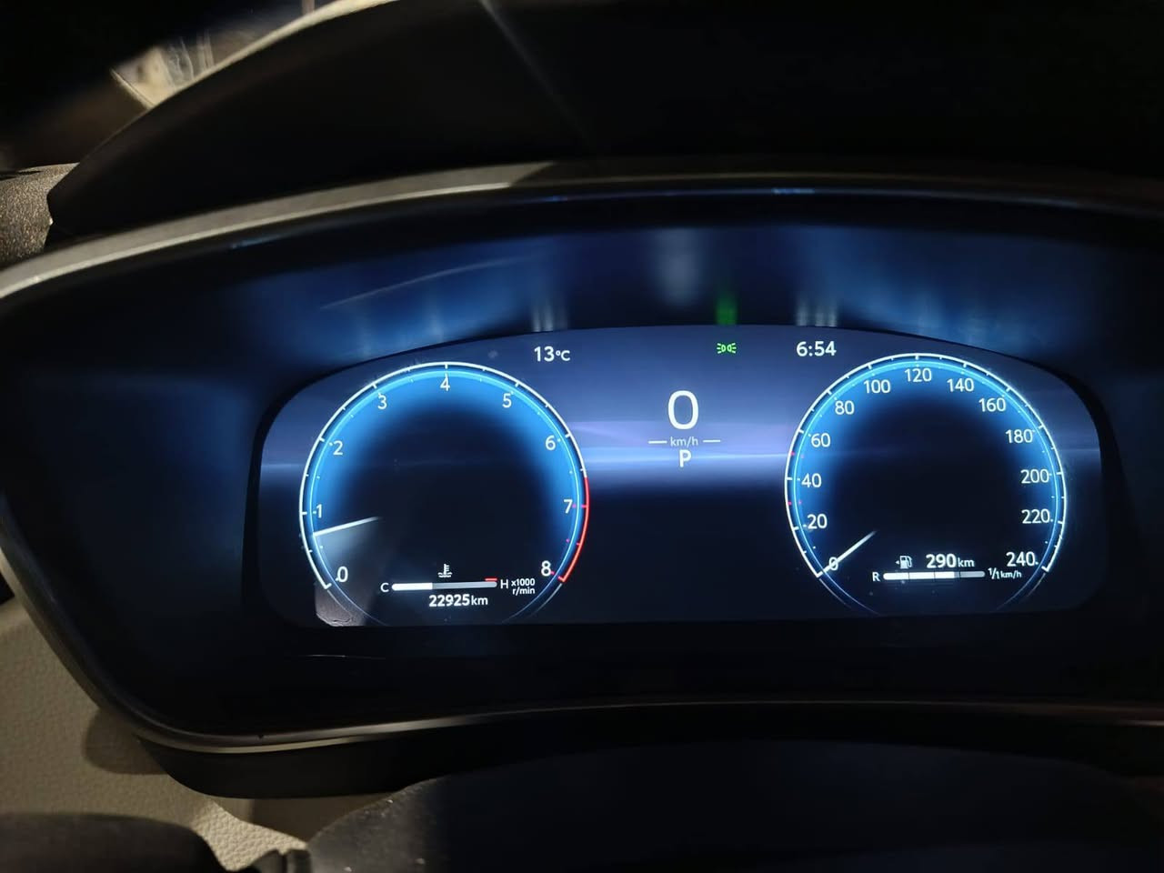 السلام عليكم
كورلا خليجي ساس 2024 

ماشيه 22000 مكفوله 

رقم سليمانية بأسمي 

السعر ١٩٨$
***********
