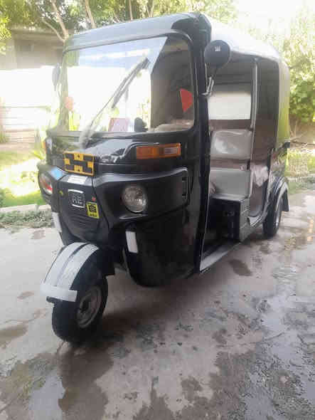 تكتك باجاج موديل 19تاريخ 12\15
دخوليه بل 20جسم مضلع مال 20
رقم وسنويه نكليزي بسمي 
تحويل ثاني يوم كفاله بس لغد ايمن معمر على لبارد 

العنوان بغداد الدوره 
اتصال على هذا رقم
***********
