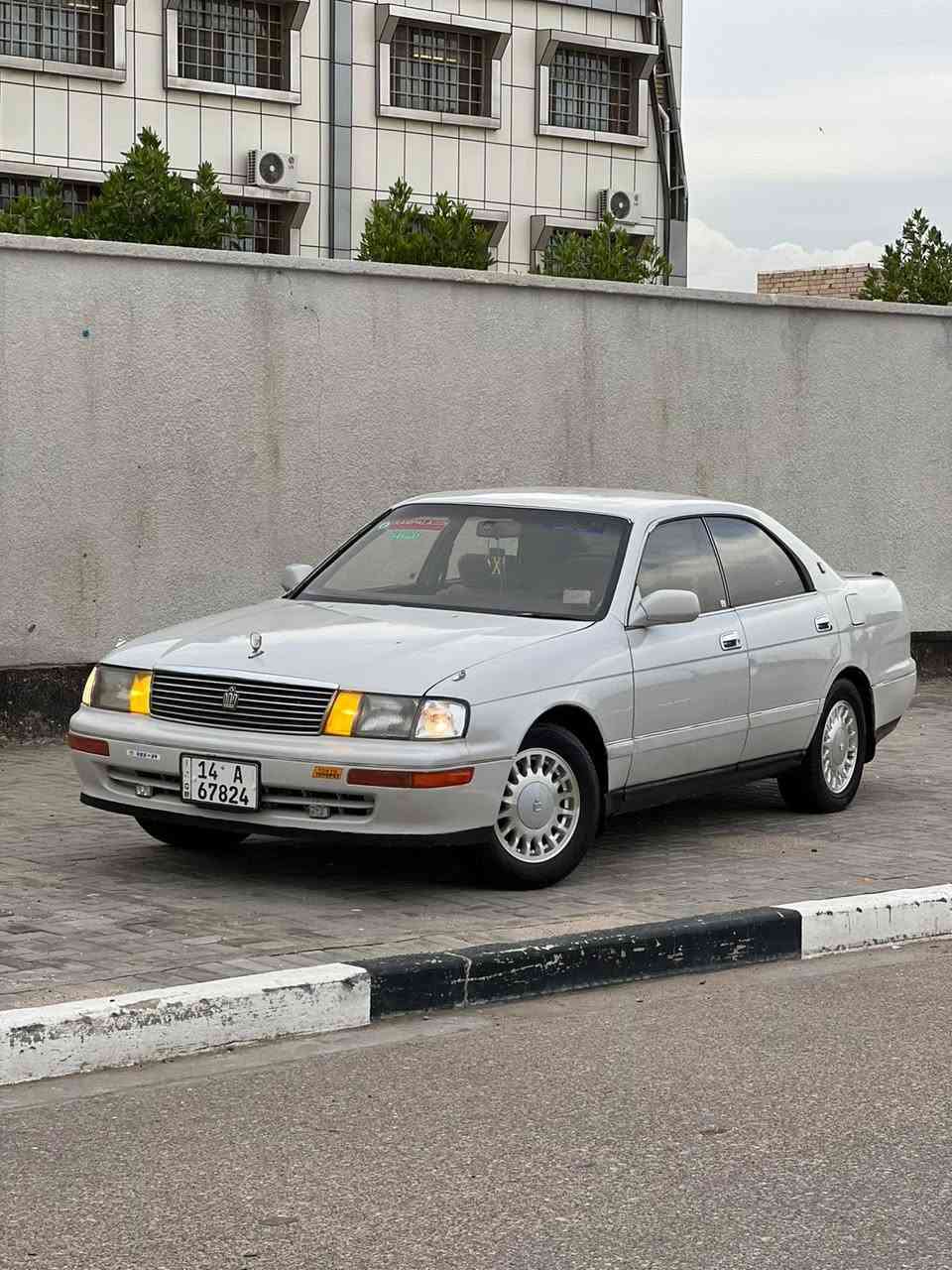 السلام عليكم بطه منتصل للبيع موديل 1995 مشروع وطني رقم نكليزي سنويه لغايه 2030 مكفوله من الكص ونقل الجثه والضربه محرك وكير بلكارتون تبريد ثلج كهربائيات كله شقاله طخم تاير ويلكب اصلي فنر بلاد لايت عالي ناصي مسجل سياره جديده عنوان البصره السعر 63 بيه مجال هذه رقم الهاتف ***********
