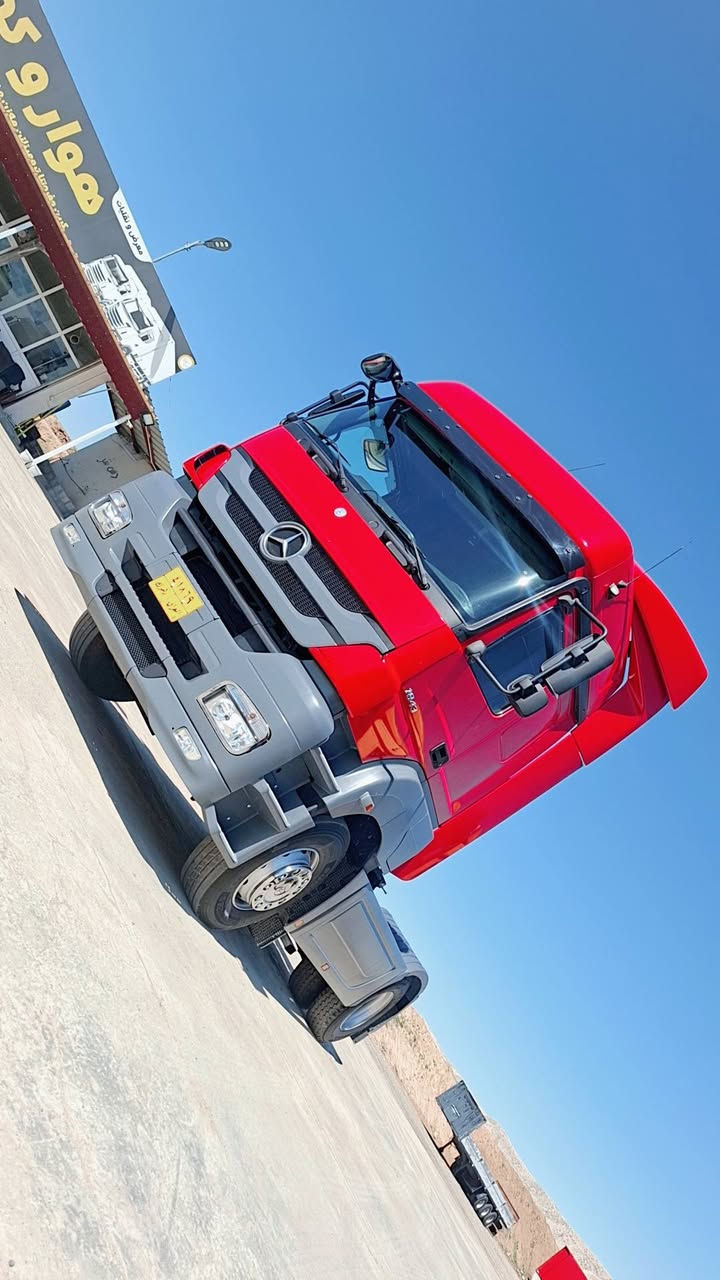 بسم الله الرحمن الرحيم 
مارسدس اكسور تاك ويل دبل قماره راس تريله فقط للبيع 
موديل  2007. حجم محرك . 18.43
 مواصفات . تبريد تايدر 5 طقات . كير كهربائي . ثلاجه داخل. محور قصير . كاسيحه زعانف اسبايدرات . طخم تاير 
كير محرك اكسن شاصي قماره مكفول كفاله عامه شرط 
رقم دهوك تحويل مباشر . نيضام جديد راس فقط 
السعر 250 معا مجال 
عنوان معرض هوار طريق دهوك موصل جمبور عميريه 
***********
***********
***********
