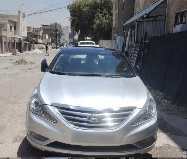 السلام عليكم 
سونتا 2011 خليجي فول مواصفات محرك وكير بلادي ممفتوحات 
محرك 2000 دوش
بانوراما
دخول ذكي (بصمة)تشغيل + ابواب
كرسي كهرباء
رقم بغداد الجديد بأسمي
السيارة بيهة قطعتين تبديل نفس اللون
وقطعتين صبغ
مكان السيارة شارع فلسطين
مكلف بلنشر رقم صاحب السيارة
***********
