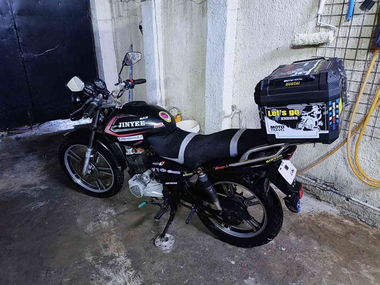 دراجه فرخ بانده جني مكينه مكفوله كهربائيات كله شغال دراجه خير من الله رزانه متانه نشاط أوراق كامله نضافه فول وين ميعجبك روح بي للبيع سعر 450 موديل 19 رقم تلفوني *********** بس الجناي يعرفه مكينه 150 سيسي صرف بنزين مابي ابد
