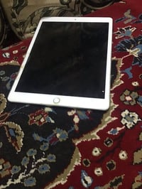آيباد ٧ • ١٢٨ • ايكلود مقفول