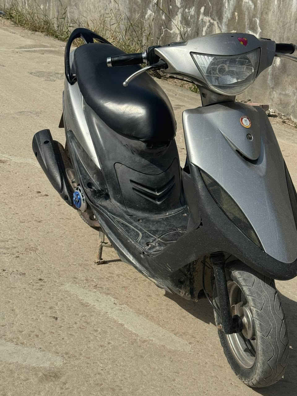 السلام عليكم ماكس عدله دراجه حلوه كلش ما مفتوحه دراجه كلشي شغال بيه عوزه بس دبلات كدام فقط لباقي دراجه كفاله حلوه ونضيفه سعر500وبيه مجال شراي يتصل على رقم ***********
للمعلومه انه مكلف بنشر اتصلو على رقم ☝
