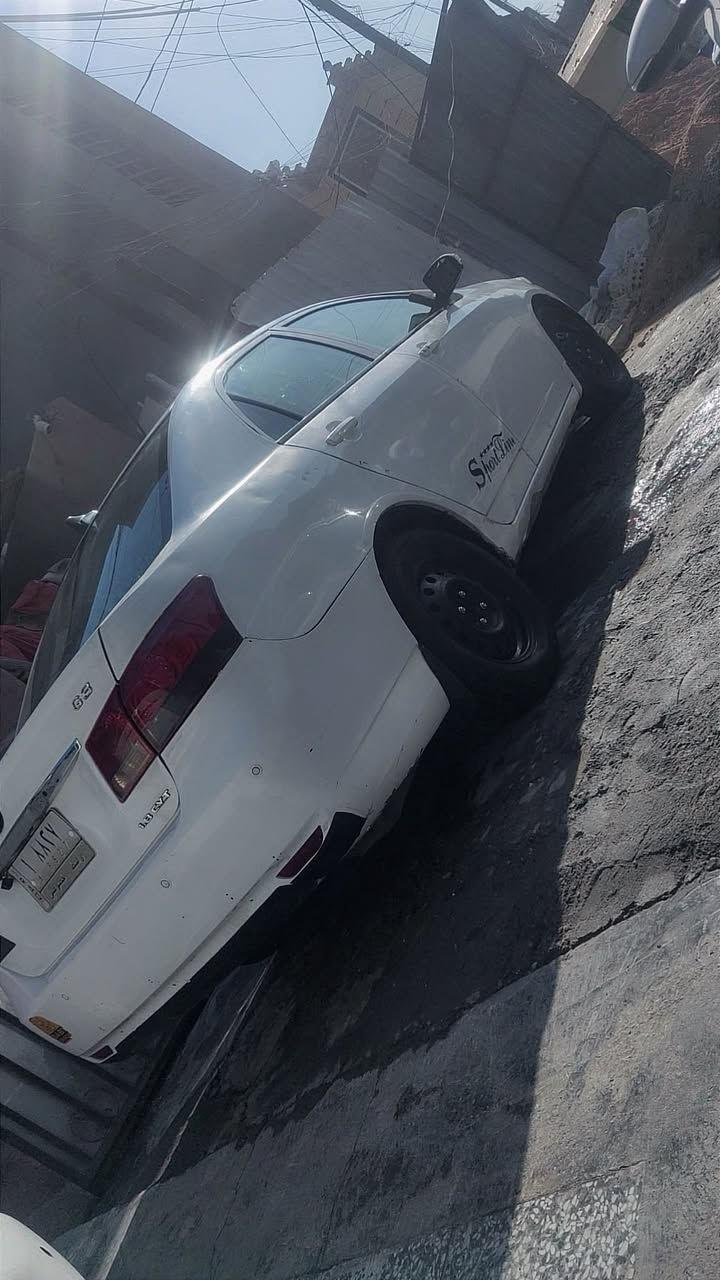 سلام عليكم .. BYD G3 موديل 2013   
رقم مشروع وطني  كير جيد ومحرك نضيف 
تايرات نضاف داخليه السياره مرتبه نفس ما موضح كدامكم 
شواصي مكفوله من الضربه فقط ضربتها بالجهة عكس السايق موضح بل صوره ومرجعه عل بارد الباقي سليم
تبريد ناقصه بس كمبريسر السعر 43 وبيه مجال العنوان بغداد المشتل الرقم ***********
