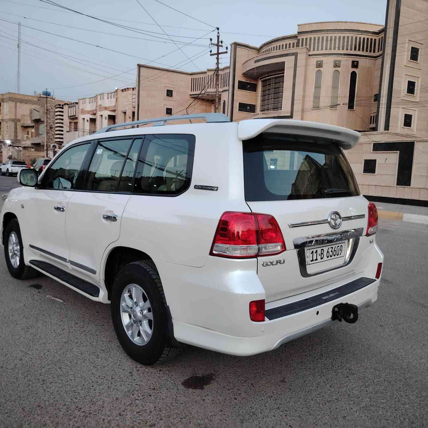 لاندكروز ٢٠١١ فول مواصفات 
كفالة عامة حتى بلاستك
ماشية ١٤٥ الف 
رقم بغداد باسمي
مكينة ٦ سلندر (٤٠٠٠)
السعر ٣٠٥ وبيها مجال 
مكاني بغداد 
*********** بغداد, العراق
