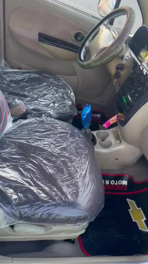 السلام عليكم  كوكو موديل 2011كابون بنزين شرط التحويل سنويا جديدي 2028 ماشي 100 شرط التبريد ثلج سياره وضع الشركة  تخم تايرات شرط الصدر بعد على بلادي سياره احلى بعد من الصوره)***********)***********)
