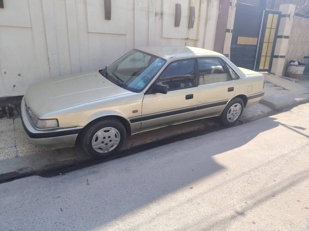 مازدا 626 سنويه ورقم وهزه جديد كربون بيها السياره تبريد كامل بس مايشتغل مكينه 8 كبريتا مكينه وكير وطخم شرط مصبوقه عام جماليه بلا ضرر شرط الوكاله والتحويل السعر 34 بيها مجال *********** اسيا ***********
