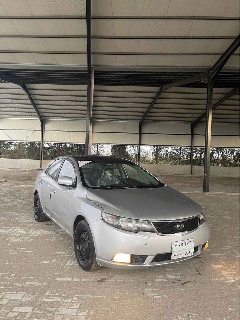 kia forty 
2010
گێڕ عادی 
رەسمی سونەرم داناوە بویاخی هەیە بەبێ ناو گرتن
گیرو مەکینە بە شەرت 
تەبرید ساردو گەرم بەشەرت 
زۆر پاک و بی مەسرەفە 
شان و سەقفی کالبونەوەی هەیە لەزگەی لیدراوە 
سعری ٦٣ گەڵاو مەعامەلە 
***********
وەتسئەپ و ڤایبەر 
لە سلیمانیم السليمانية, العراق
