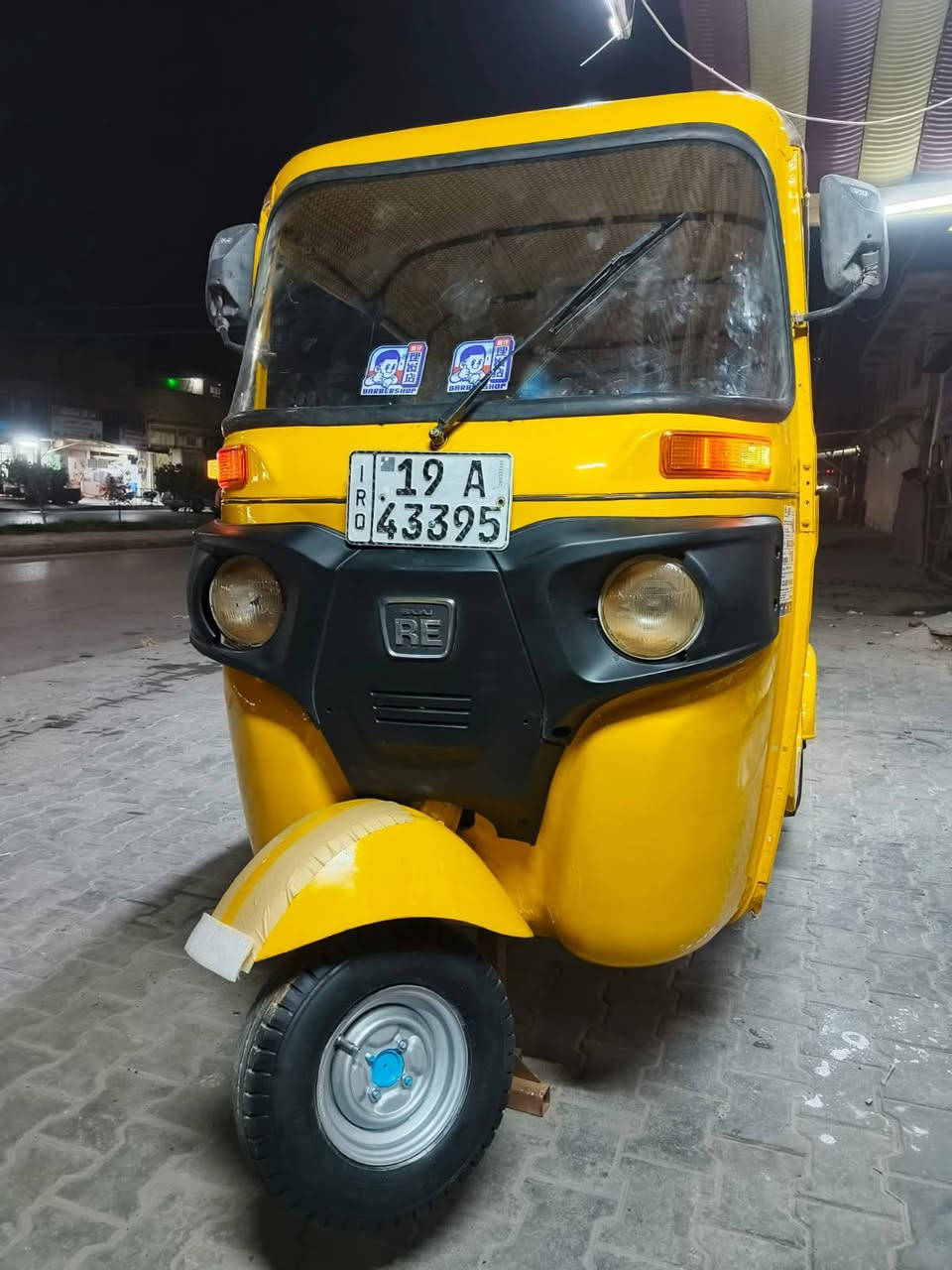 من رخصة الادمن
السلام عليكم.    تكتك 19شهر 11
داخلة بل عشرين رقم وسنوية بسمي امداور ثاني يوم  كهربائيات كلهه جديد تخم تاير جديد
مكينه  مجفته مرة وحده التكتك علا وضع الشركة 
بدون اي حادث بس  اخياسات وشخوط عمرتهة  مصبوغه للجماليه
السعر5،700بيهه مجال شي قليل هاي مال جناي 
مكان كربلاء حي العسكري 
الاتصال بالرقم***********
