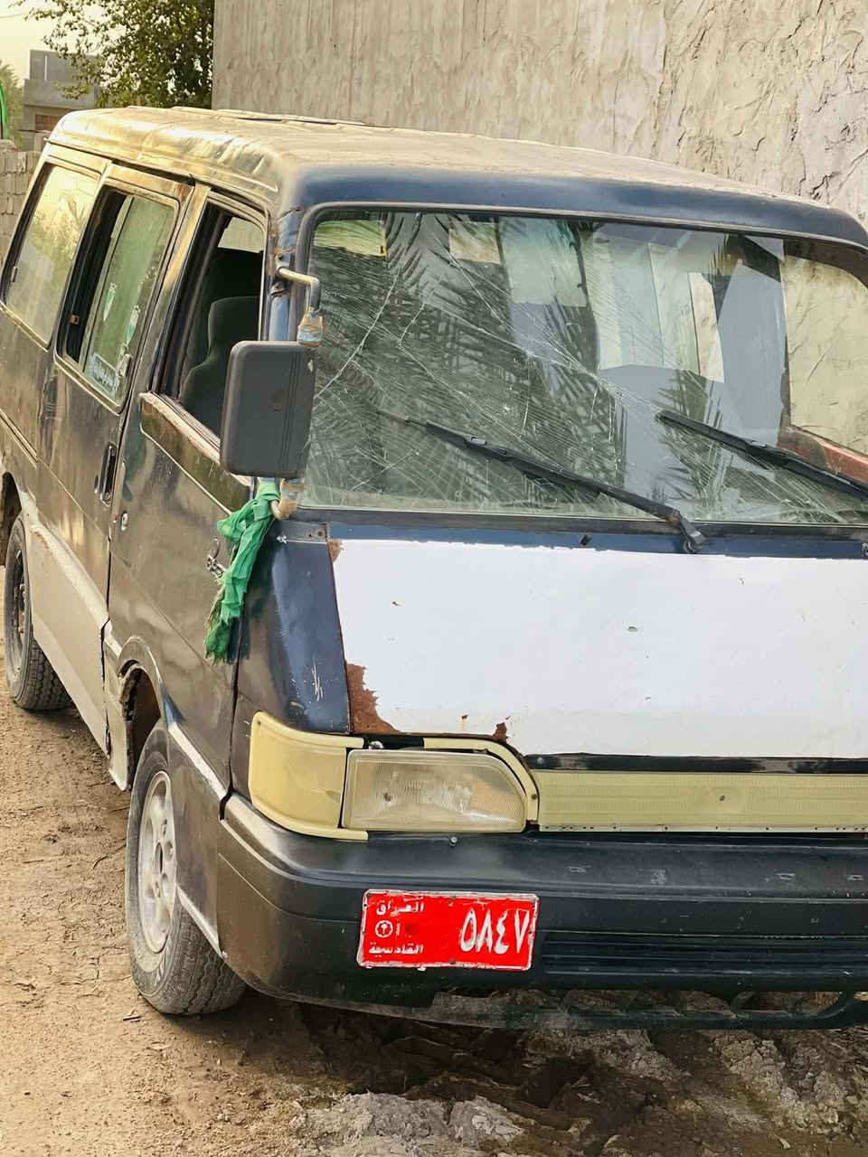 سلام عليكم لبيع موديل 1994 سياره كير مكينه كلش نضيفات  سياره جاهزه مكان سياره واسط النعمانيه الستفسار ***********
